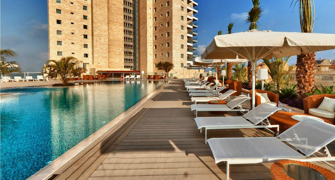 Отель Ramada в Израиле. Отели в Израиле на Средиземном море. Нетания бассейн. Трансфер на пляж